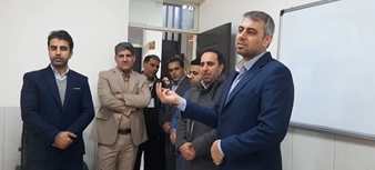 گزارش تصویری ارائه گزارش تعداد داوطلبان آزمون استخدام پیمانی ۱۴۰۴ به معاون مدیرکل منابع وزارت و هیات همراه توسط محمد رضا قبادیان مدیر منابع انسانی دانشگاه علوم پزشکی